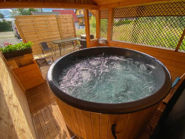 szałas z gorącą beczką/jakuz