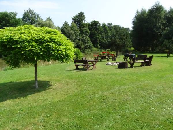 Dębowa Ostoja - domki agroturystyczne nad stawem