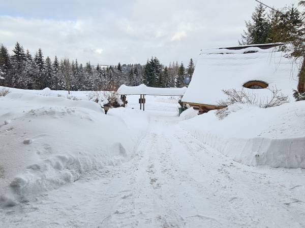 Dom Pod Wyciągiem i Chata Górska Kolyba