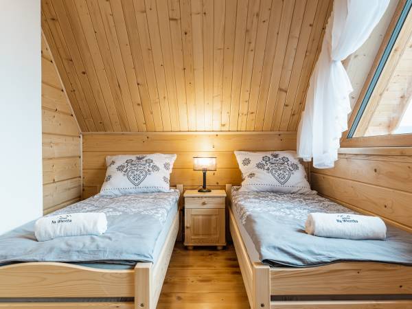 POKÓJ Z 2 POJEDYNCZYMI ŁÓŻKAMI