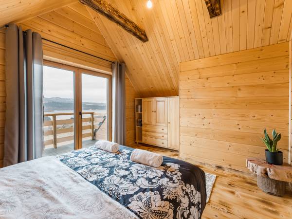 SYPIALNIA Z BALKONEM