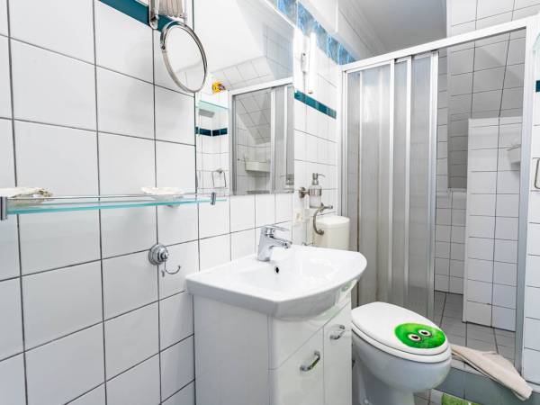 PENSJONAT BIAŁY DOMEK - ŁEBA - 200m od plaży