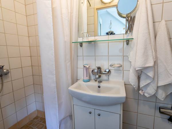 PENSJONAT BIAŁY DOMEK - ŁEBA - 200m od plaży