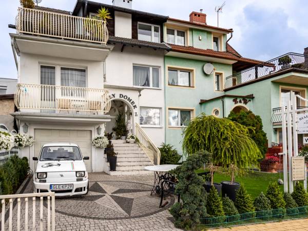 PENSJONAT BIAŁY DOMEK - ŁEBA - 200m od plaży