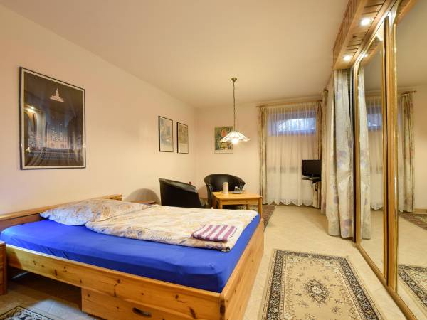 Magnolia pokój z łóżkiem małżeńskim 140*200 