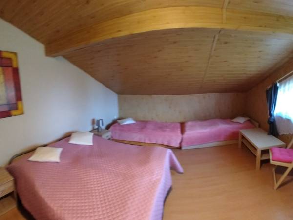 pokój nr 4 różowy