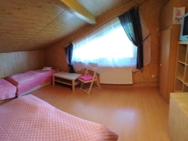 pokój nr 4 różowy