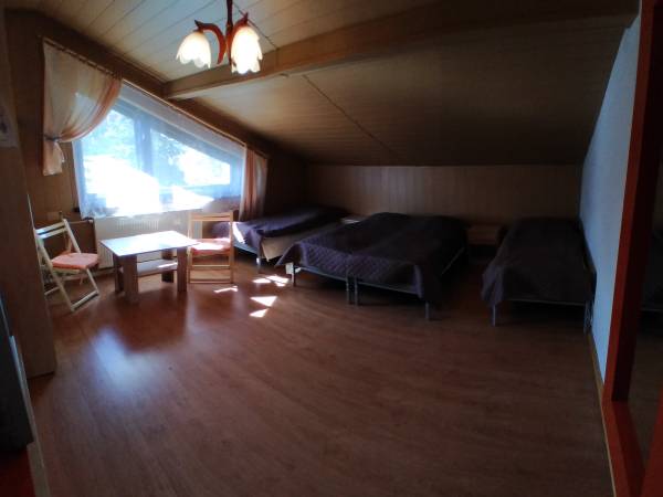 pokój nr 5 pomarańczowy