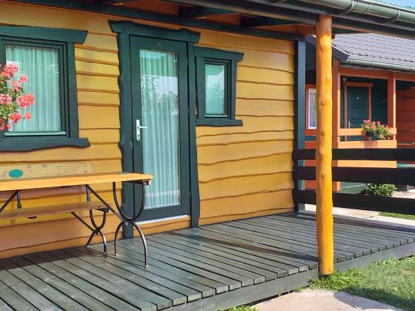 Tarasik z stołem i ławką 