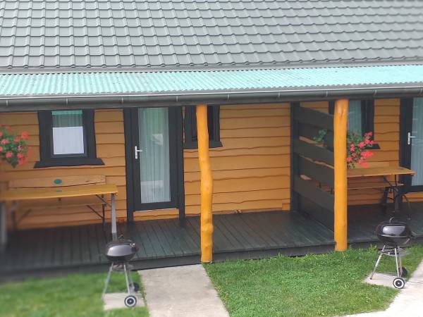 Domki z tarasem i grillem