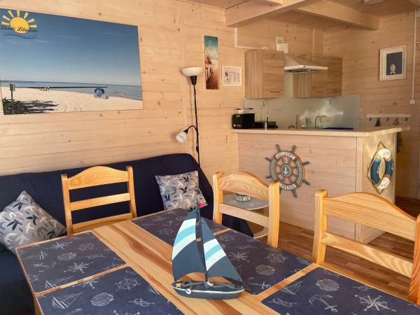 domek kapitana salon z aneksem kuchennym