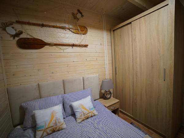 domek surfera sypialnia