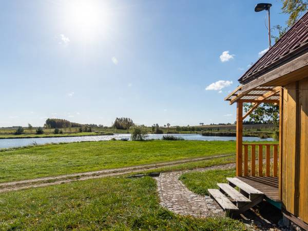 Domek 6 osobowy i staw o pow 1,5 ha