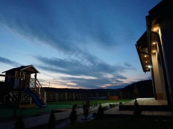 Domki na Wzgórzu - Słońce i Woda