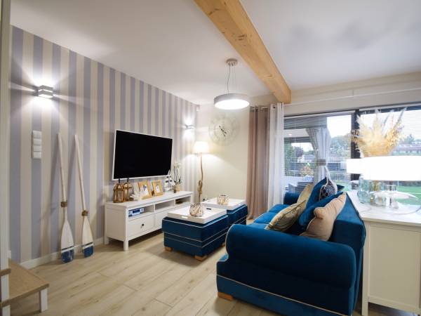 Domek Hampton nad jeziorem z jacuzzi całorocznym