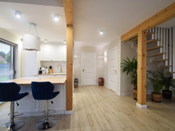 Domek Hampton nad jeziorem z jacuzzi całorocznym