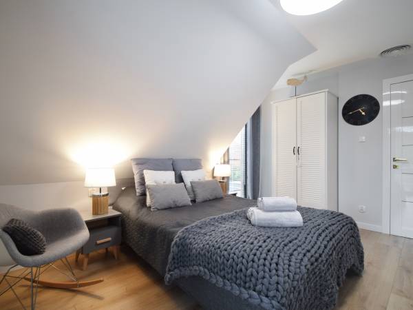 Domek Hampton nad jeziorem z jacuzzi całorocznym