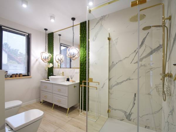 Domek Hampton nad jeziorem z jacuzzi całorocznym