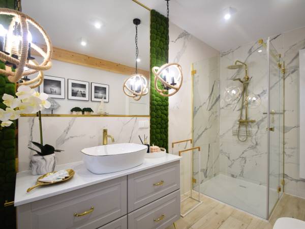 Domek Hampton nad jeziorem z jacuzzi całorocznym