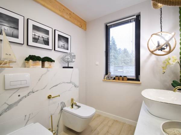 Domek Hampton nad jeziorem z jacuzzi całorocznym