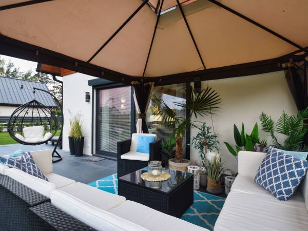 Domek Hampton nad jeziorem z jacuzzi całorocznym