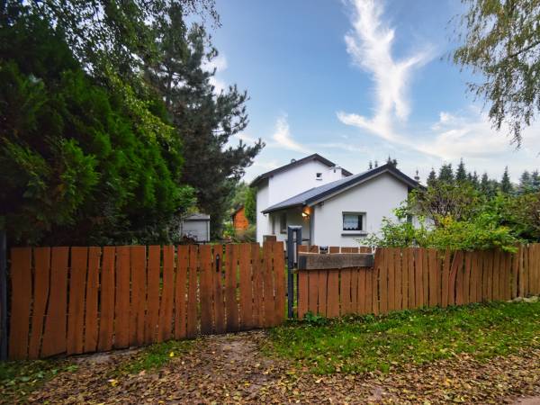 Basiówka nad jeziorem domek całoroczny