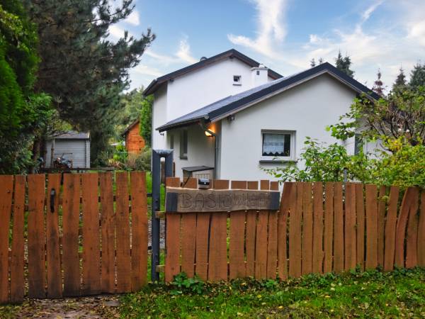 Basiówka nad jeziorem domek całoroczny