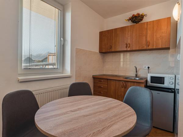 pokój ośmioosobowy