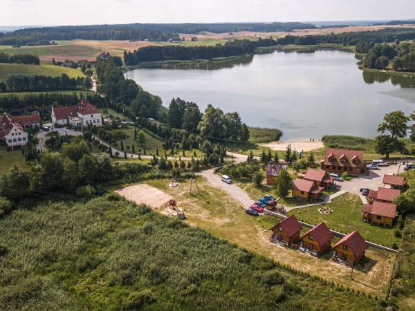 Domki z basenem całorocznym 