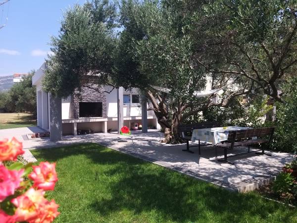 Enelani Apartamenty - tuż obok Trogiru!