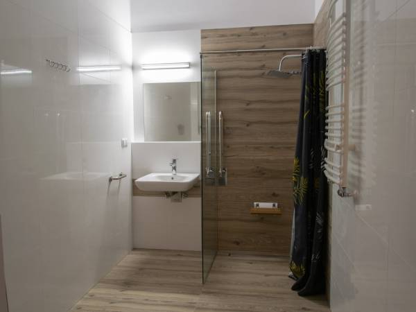 Gościnna Trzynastka - Pokoje do wynajęcia