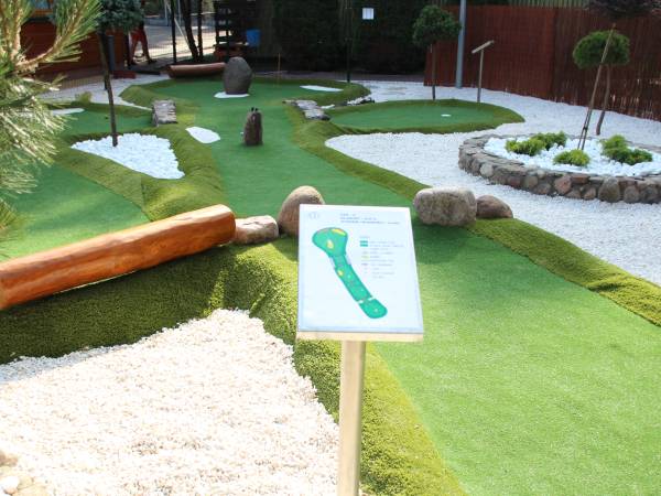 Domki pod lasem blisko morza, Sztutowo