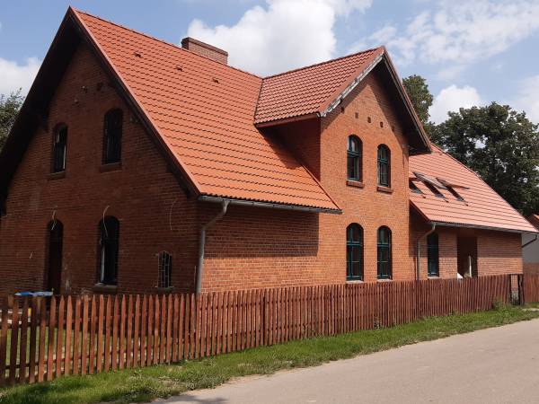 Czarna Jachta - Na szlaku legend. Pokoje nad jeziorem. 