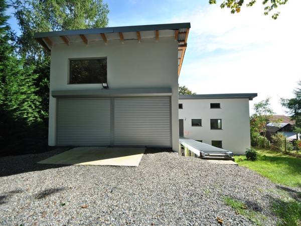 Widok z zewnątrz, wjazd, garaż