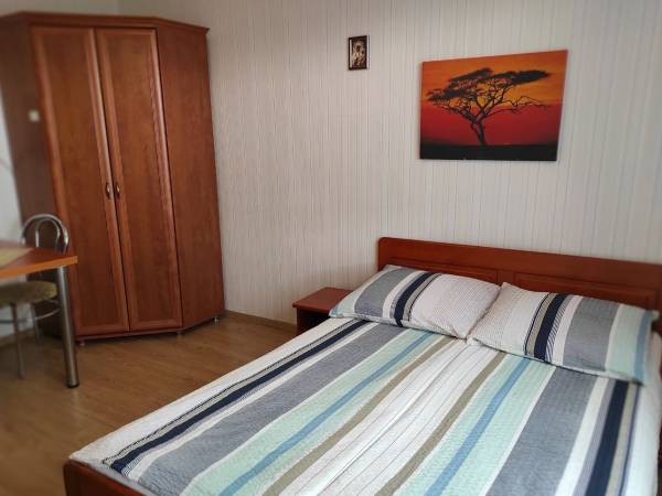 Pokój na piętrze z wyjściem na balkon