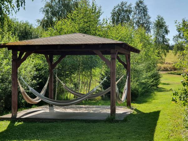 Pokoje i domki przy Leśniczówce