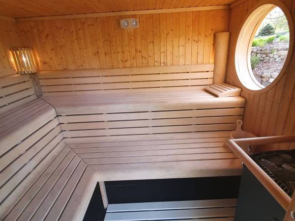 Pokoje i domki przy Leśniczówce