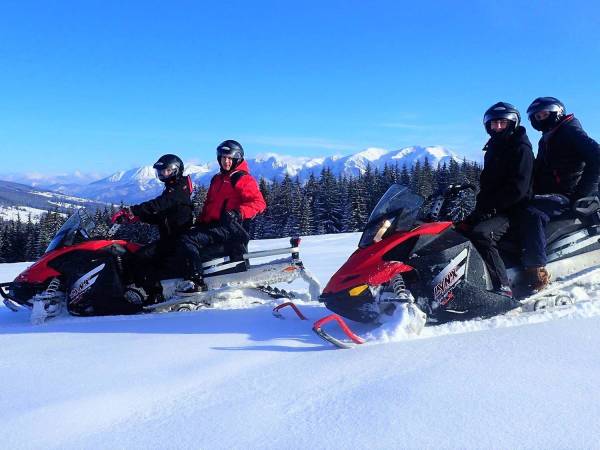 Obok obiektu wypożyczalnia skuterów śnieżnych!