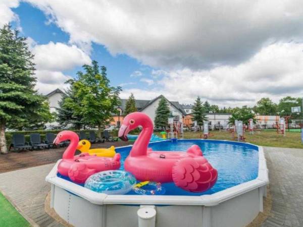 Basen z podgrzewaną wodą