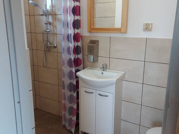 Łazienka w domku pod sosnami