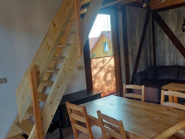 Schody na antresolę domek pod sosnami