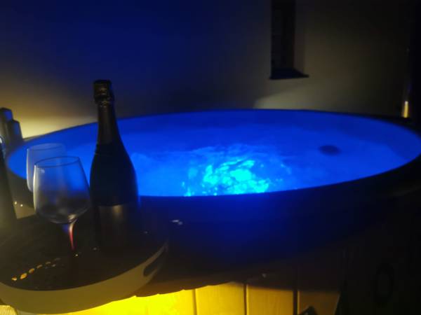 Możliwość zarezerwowania balii zewnętrznej .