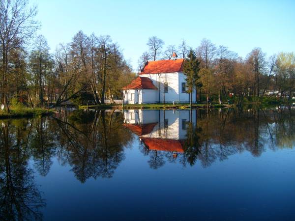 Kościółek na wyspie
