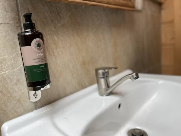 Do dyspozycji gości ekologiczne mydło do rąk.