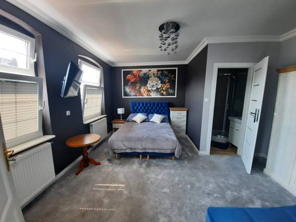 pokój 2-4 os. z łazienką