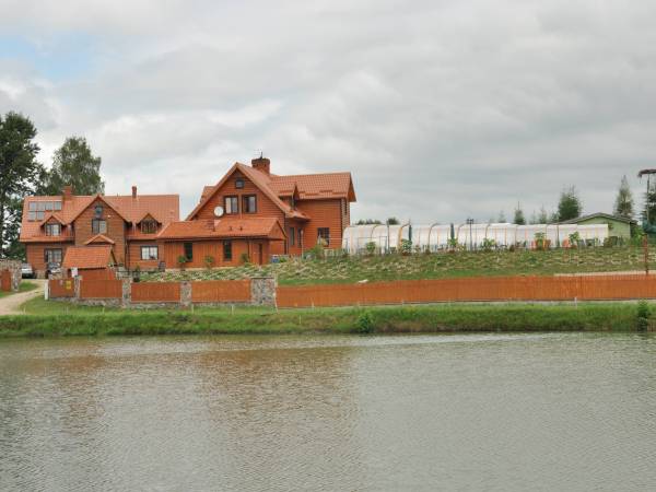 Siedlisko od strony stawu