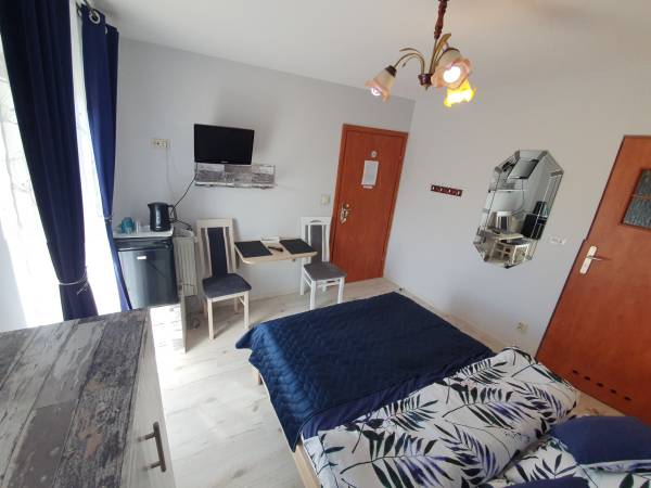 Pokój nr 2, 2 osobowy, z łazienką i balkonem, I piętro