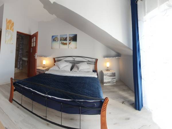 Pokój nr 8, 2 osobowy z łazienką, z balkonem III piętro