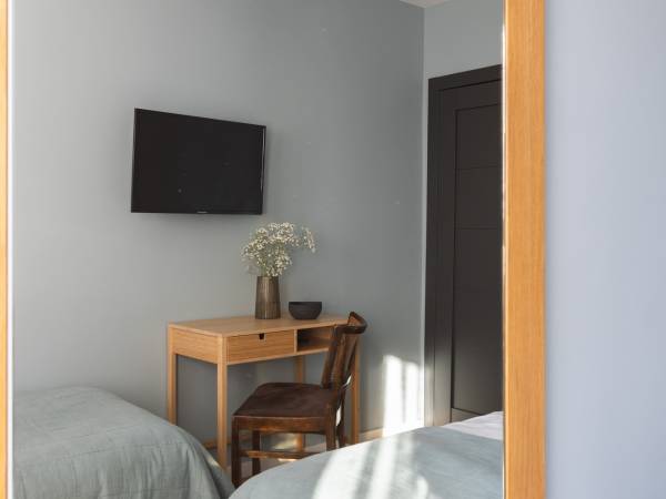 pokój z dwoma łóżkami pojedynczymi