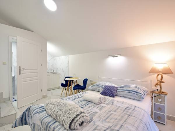 Astoria pokoje i apartamenty.